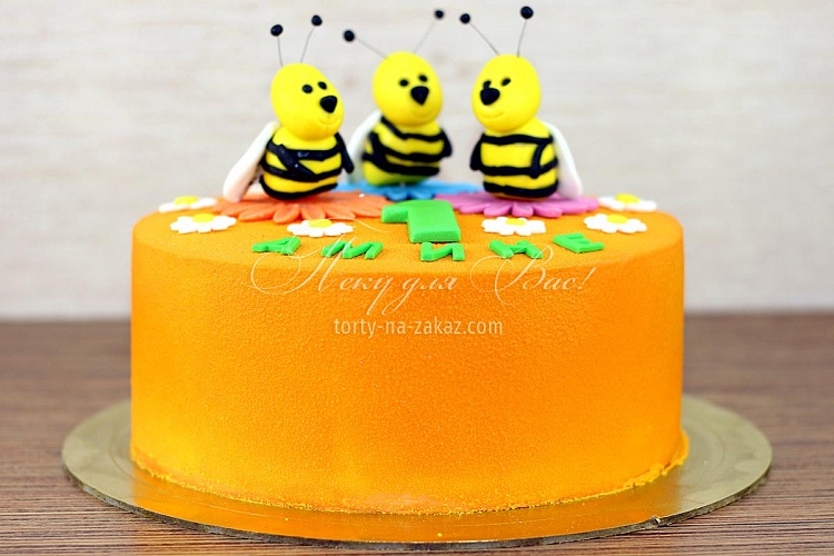Торт детский велюровый на один годик с фигурками пчел на цветочках «Веселые пчелки» Фото 3