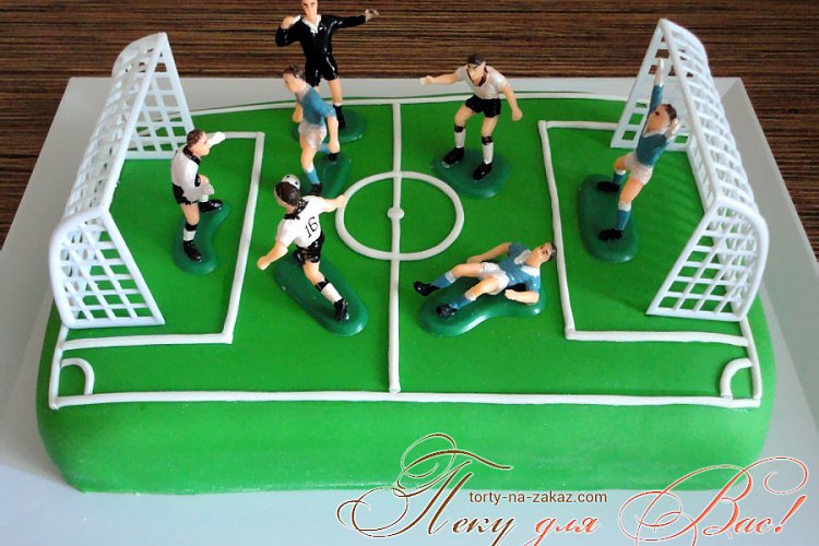 Детский торт - футбольное поле с футболистами