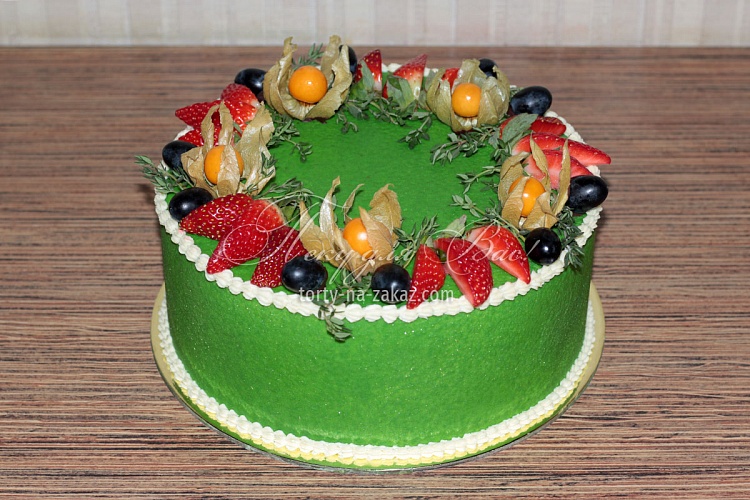 Торт праздничный велюровый с ягодным оформлением Фото 1
