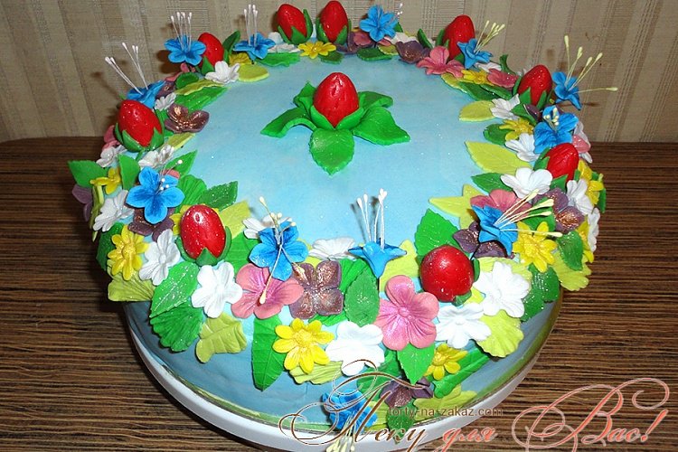 Праздничный торт - ягодка